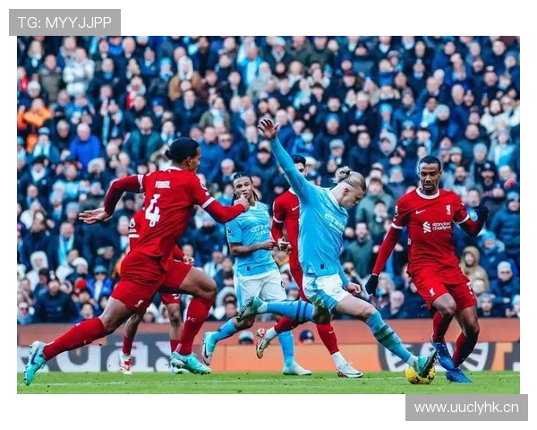 利物浦重返英超争冠行列,近期强势表现提振赛季前景 利物浦重返英超争冠行列,近期强势表现提振赛季前景