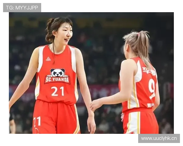 韩旭上场像战神，出机场像走秀，拎的包都能买辆车